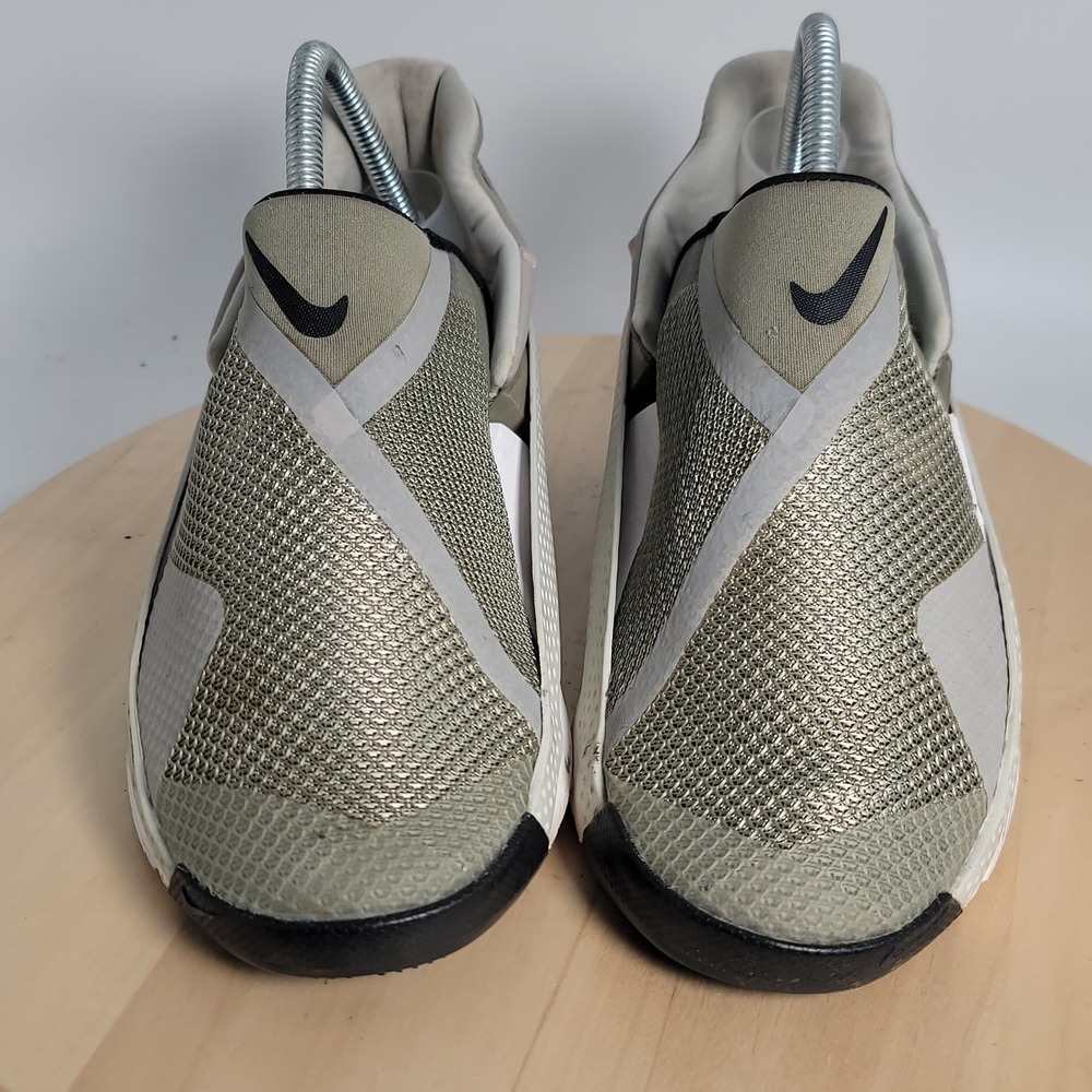 Nike Go FlyEase Shoes Light Army Green Summit White Size Men 6 Women 7.5 - Picture 2 of 10
